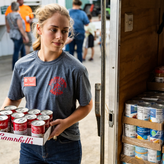 Farm Credit Mid-America sponsors Fight Hunger, Stock the Trailer at local county fair