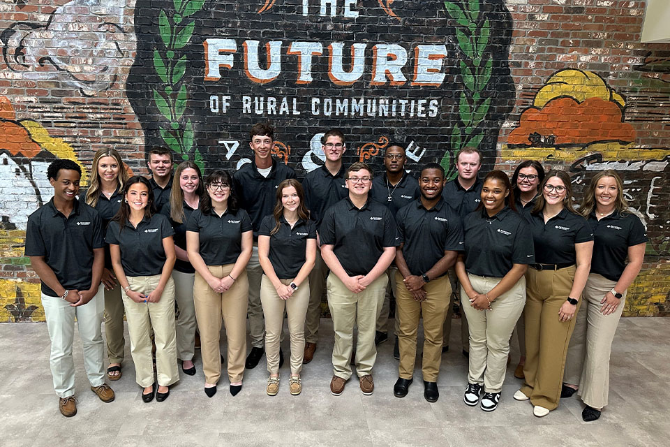 FCMA_2025_06_Photo1_960x640__JonathanAllenIntern_FINAL 2024 Farm Credit Mid-America Intern Class Group Photo