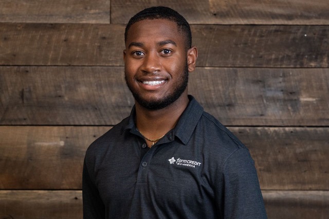 Headshot of 2024 Farm Credit Mid-America intern and Emerging Leader, Jonathan Allen