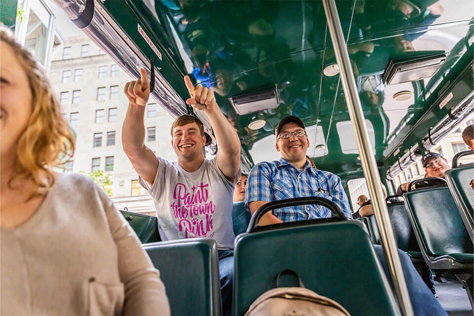 Farm Credit Mid-America College Scholars on bus tour during visit to Washington D.C.